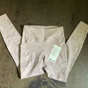NWT Lululemon Swift Speed HR Tight 28”.  size 6